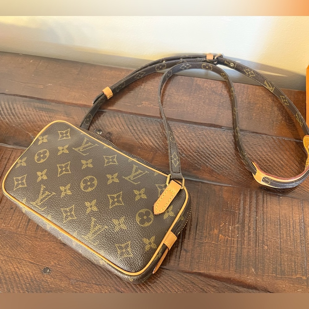 Louis Vuitton Pochette Marly Bandouliere Monogram - Picture 8 of 13